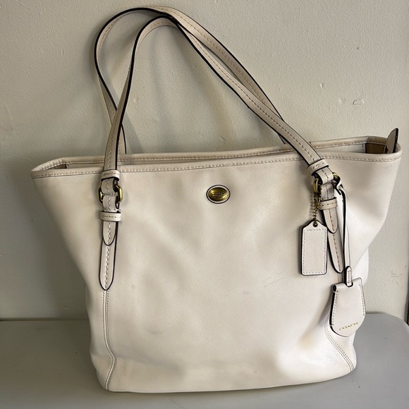 COACH PEYTON LEATHER ZIP TOP TOTE - Picture 2 of 13